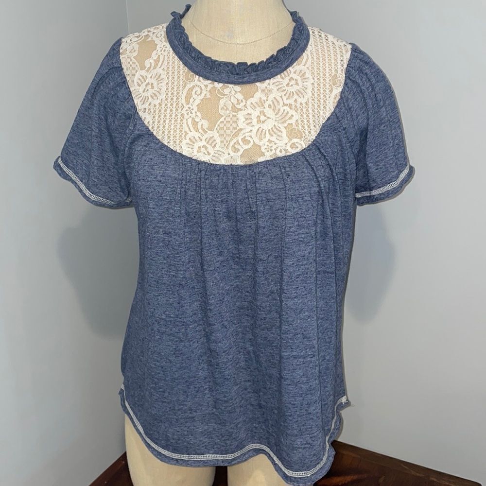 NWOT Hem & Thread Demin Color Short Sleeve Top Size S